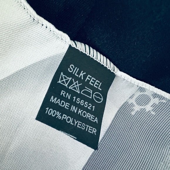 Holiday Christmas Scarves Red Black Santa Reindeer Snowman Lot of Three 58 x 13" - Picture 14 of 16